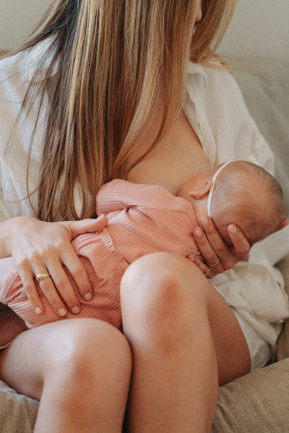 mom and baby, newborn, breastfeeding clothes