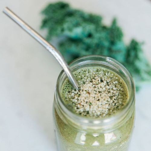 Recipe: Kale & Hemp Heart Smoothie