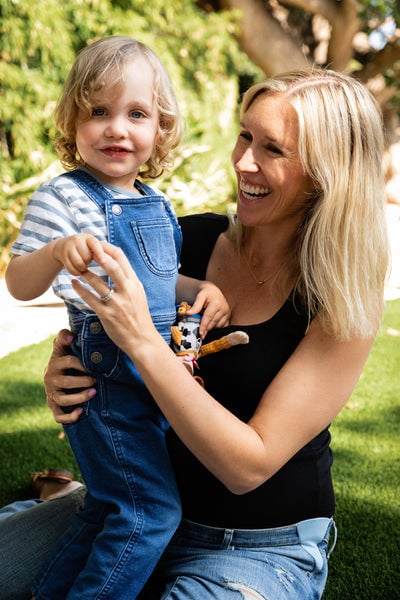 Perelel Lives: Victoria Thain Gioia and the Importance of Support Throughout Motherhood